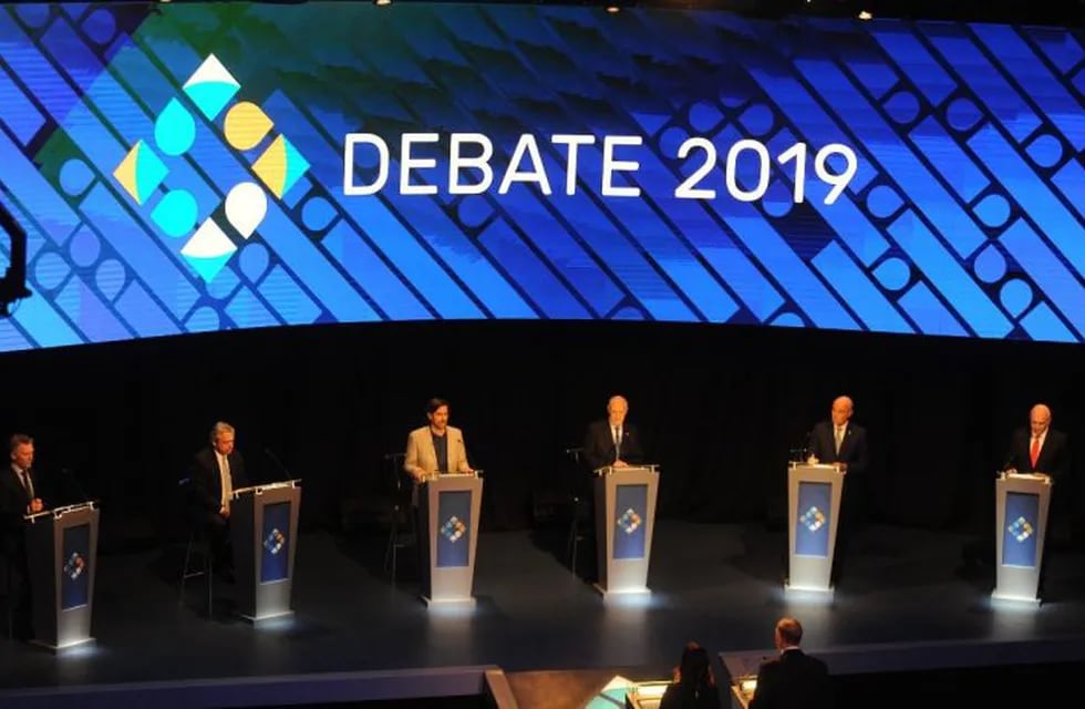 Los candidatos a presidente en el debate en la UBA (Foto: Federico López Claro)