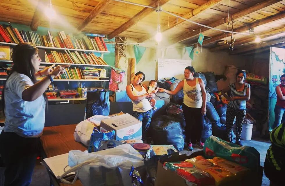 Las tareas que desarrollan profesionals y voluntarios de Pata Pila junto a los niños y las mamás de familias vulnerables.