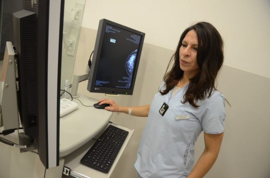 Cecilia Castillo es médica ginecóloga especialista en patología mamaria. Foto: ANSL