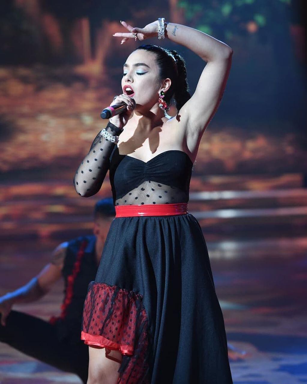 Ángela Leiva interpretó un tema de pop latino