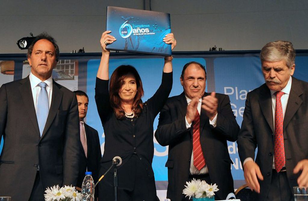 Carlos Ben junto a la entonces presidente Cristina Fernández de Kirchner (DYN)