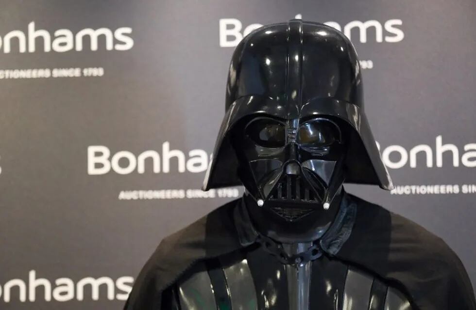 Subastan un traje de Darth Vader que costaría 2 millones de dólares.