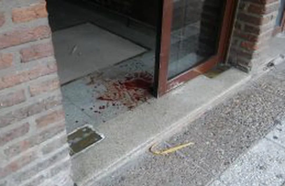 Una de las escenas del cuu00e1druple crimen en Santa Fe quedó regada de sangre por el asesino.