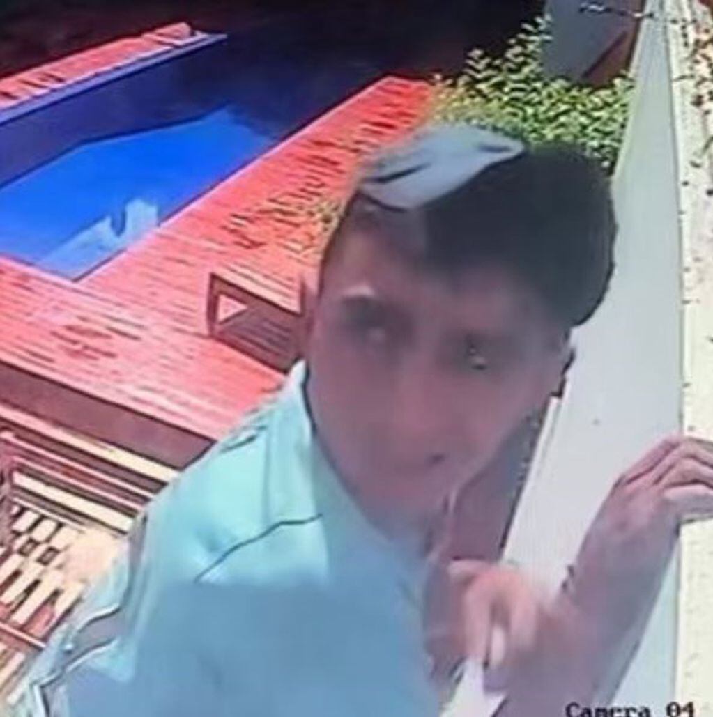 El ladrón que ingresó en la casa de Fernando Burlando. (Instagram)