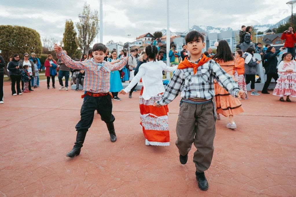 Más de 1500 ushuaienses festejaron el Día de la Tradición junto al Municipio
