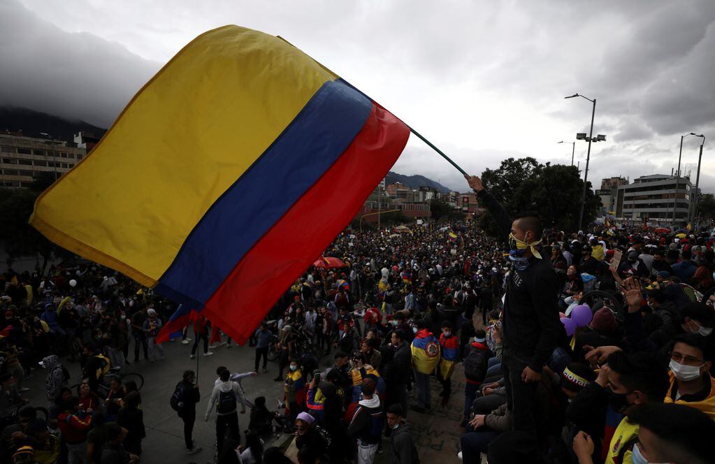 Una protesta contra el Gobierno de Iván Duque en Bogotá, Colombia. (AP).