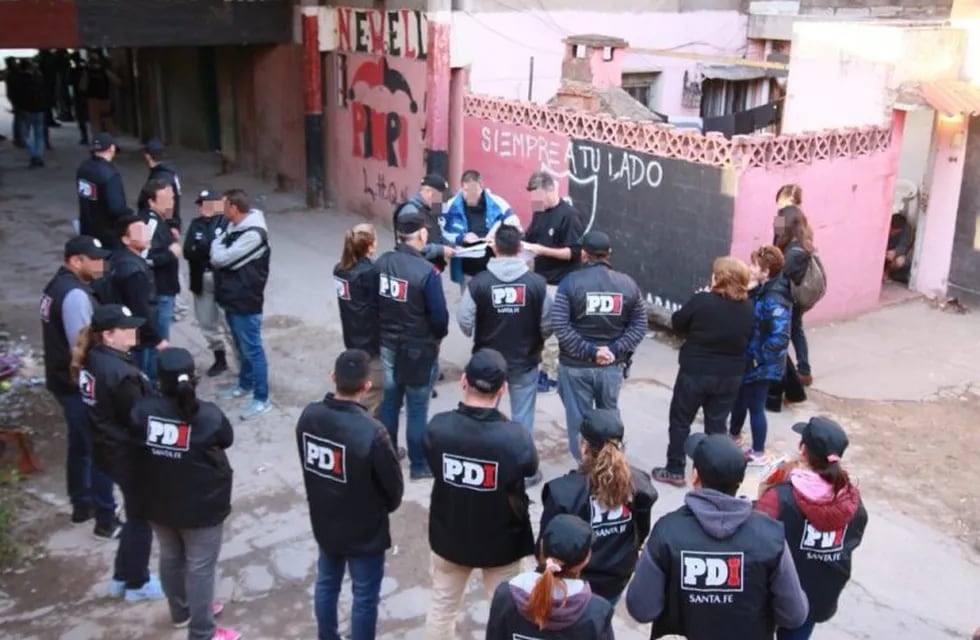 La Policía de Investigaciones (PDI) fue una de las fuerzas convocadas para el megaoperativo. (@maxipullaro)