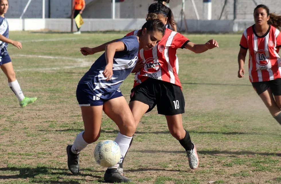 Las Pumas golearon a Tupungato en Copa Mendoza.