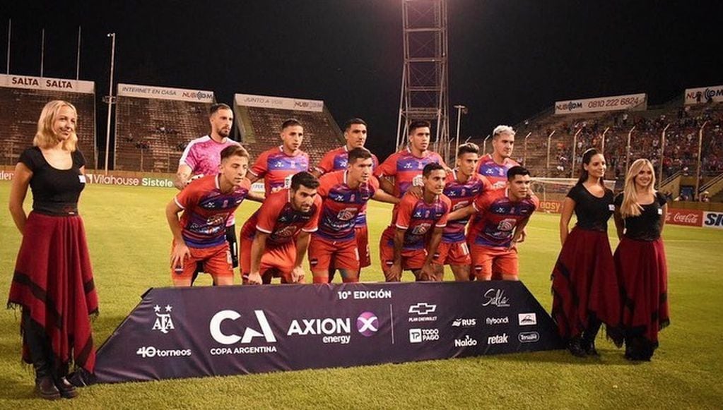 Güemes de Santiago del Estero viene de ser goleado en la Copa Argentina por Talleres de Córdoba.