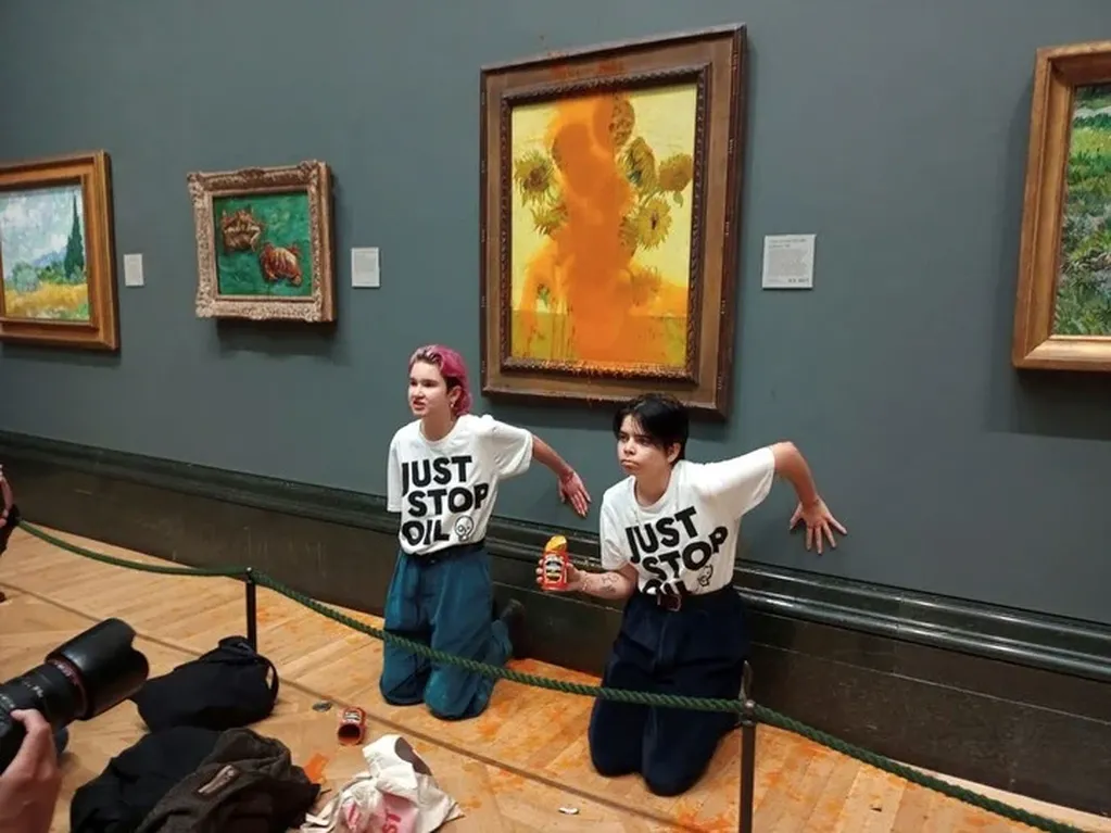 Vandalismo contra la obra "Los Girasoles" de Vicent Van Gogh.