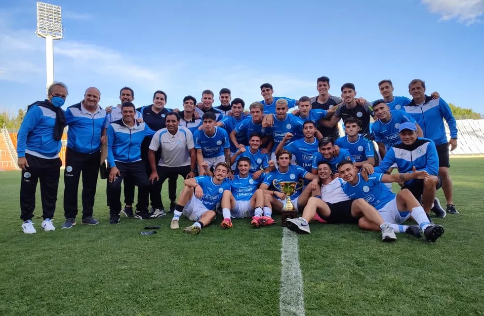 Los dirigidos por el Beto Fernández se coronaron campeones del primer torneo de reserva de la Primera Nacional