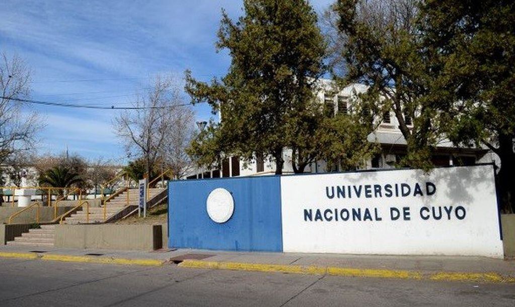Universidad Nacional de Cuyo.