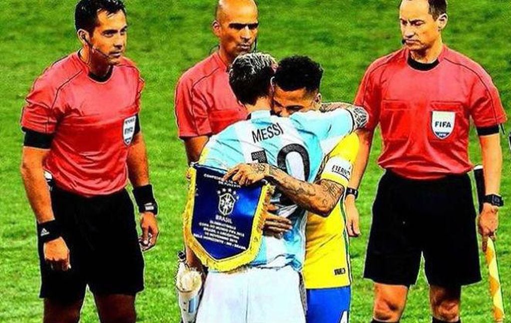 Messi y Alves son grandes amigos. 