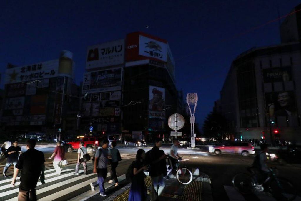 Sapporo quedó sin luz ni agua tras el terremoto. Foto: AFP.