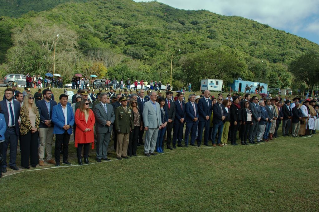 Autoridades provinciales de los tres Poderes y de distintos municipios estuvieron presentes en la celebración del Día Grande de Jujuy.