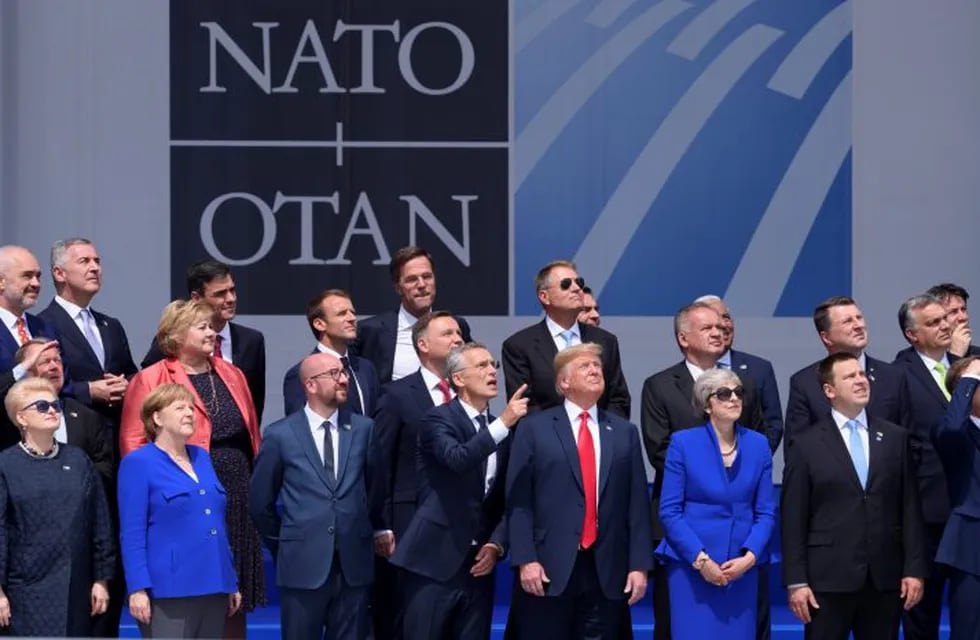 Los jefes de Estado y de Gobierno de la OTAN posan en Bruselas (Web)