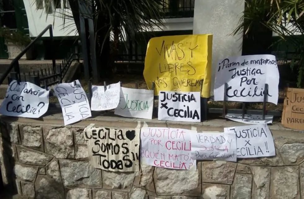 Pedidos de justicia por Cecilia Basaldua en Capilla del Monte. (Foto: web).