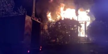 Incendio consumió por completo una vivienda en Oberá