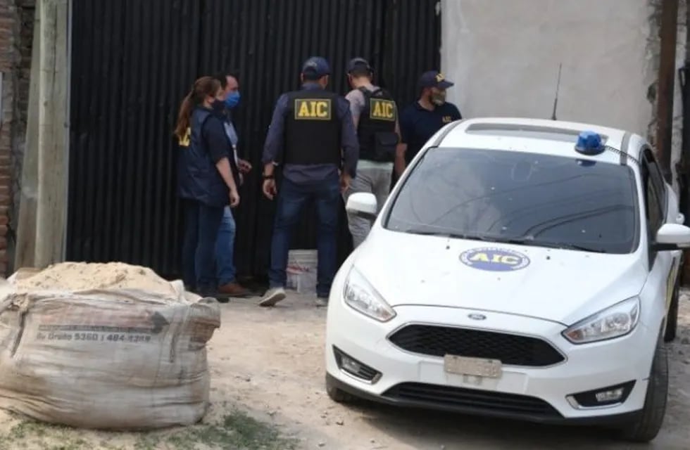 Encontraron el auto que robaron a Cejas, el muchacho asesinado (Radio 2)