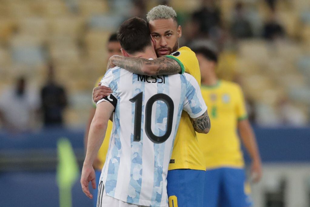 Neymar felicitó a Lionel Messi por la Copa América que ganó.