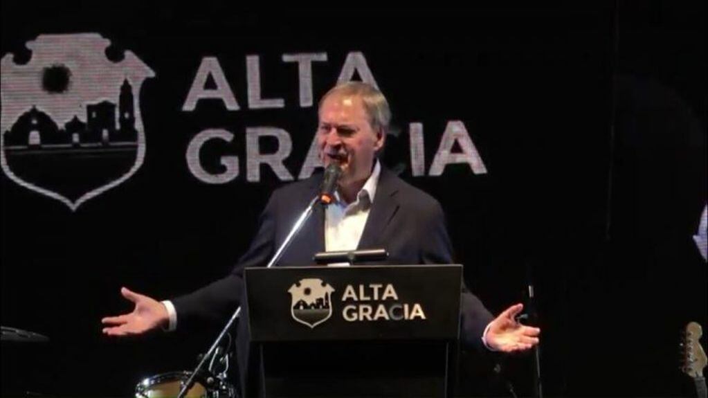 El Gobernador Juan Schiaretti en la reapertura del Cine Teatro Monumental Sierras.
