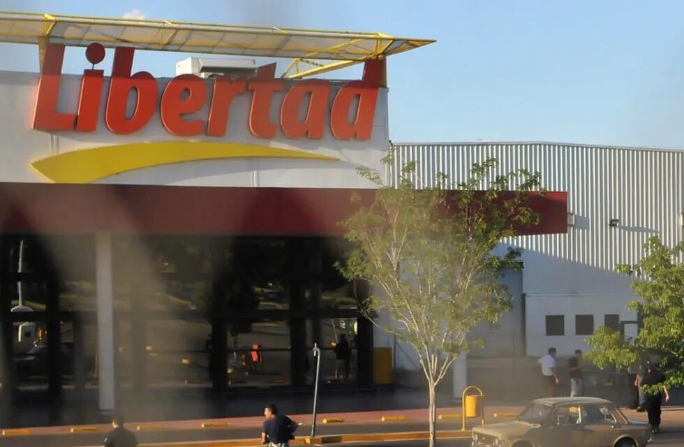 Hipermercado supermercado Libertad Godoy Cruz, Mendoza