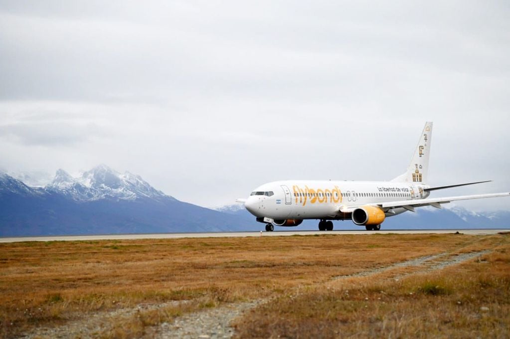 Flybondi ofrece vuelos diarios para Bariloche.