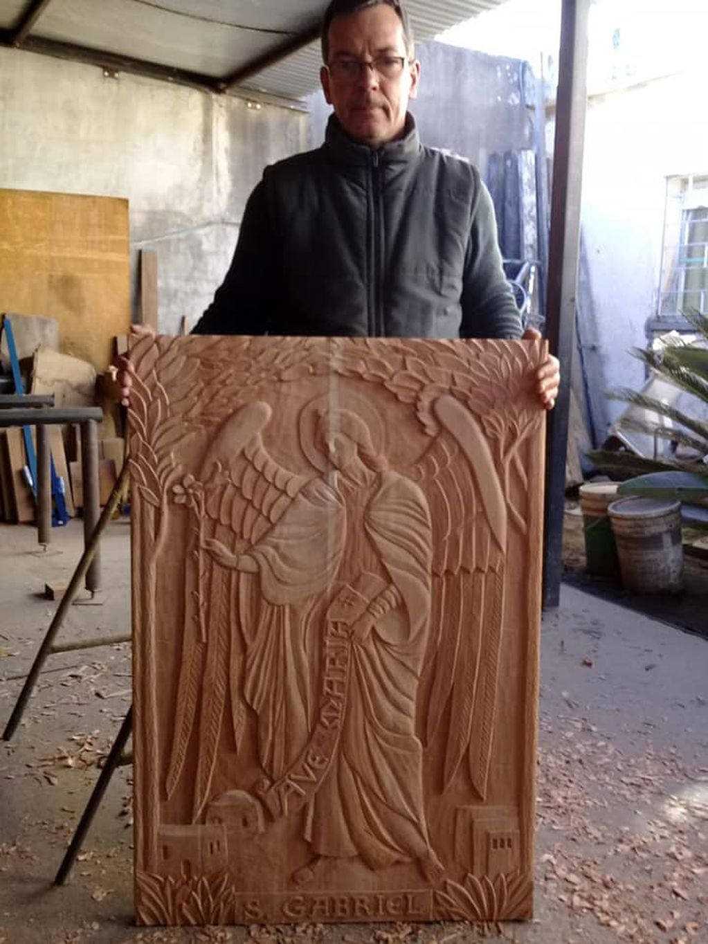Néstor Lázaro artistas en madera Arroyito