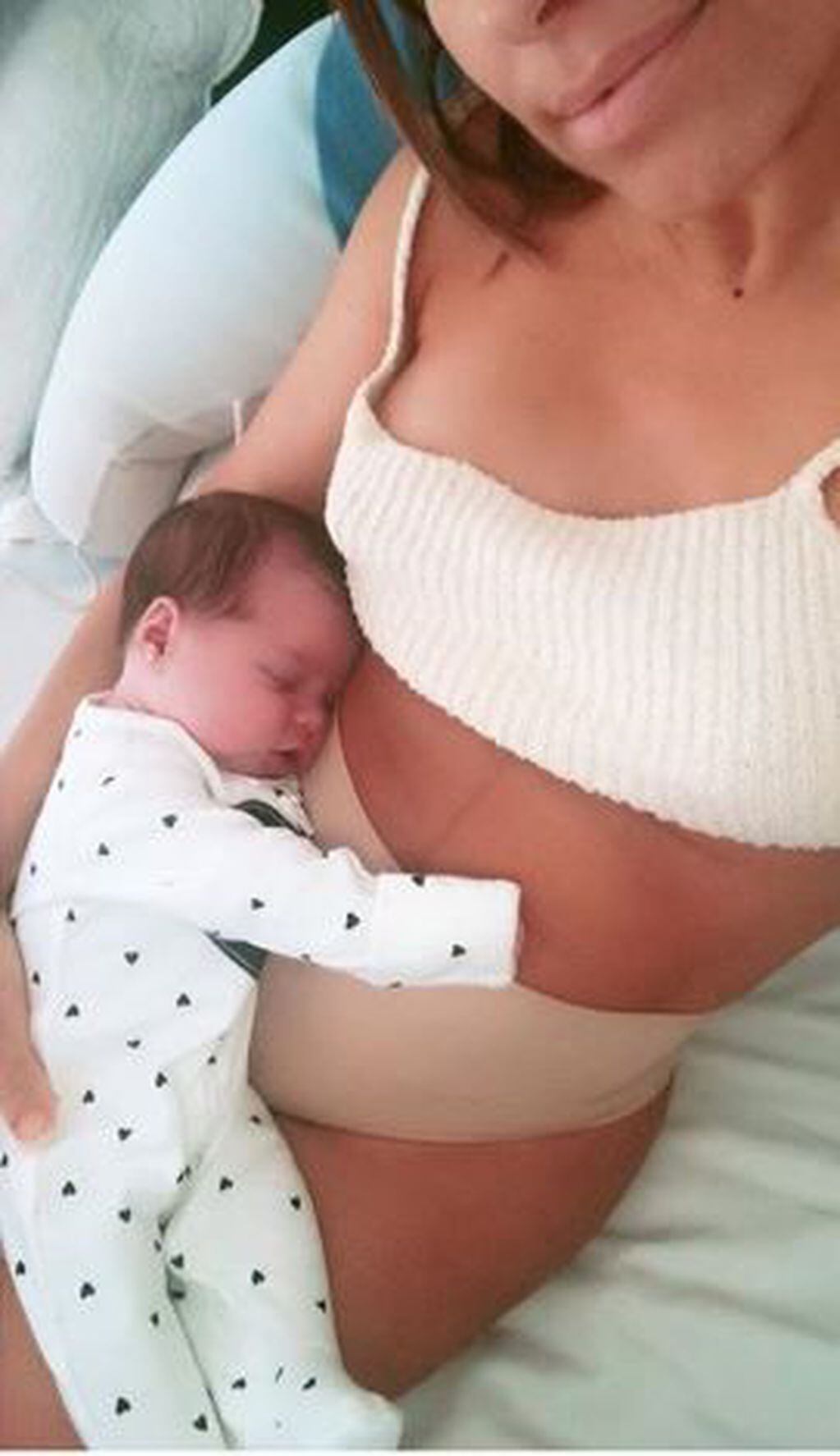 Mariana Brey junto a su beba Juana (Instagram/ breymariana)