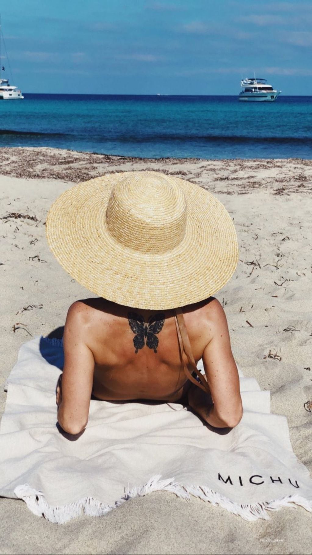 Camila Salazar hizo topless en las playas de Ibiza (Foto: Instagram/ salazarcamille)