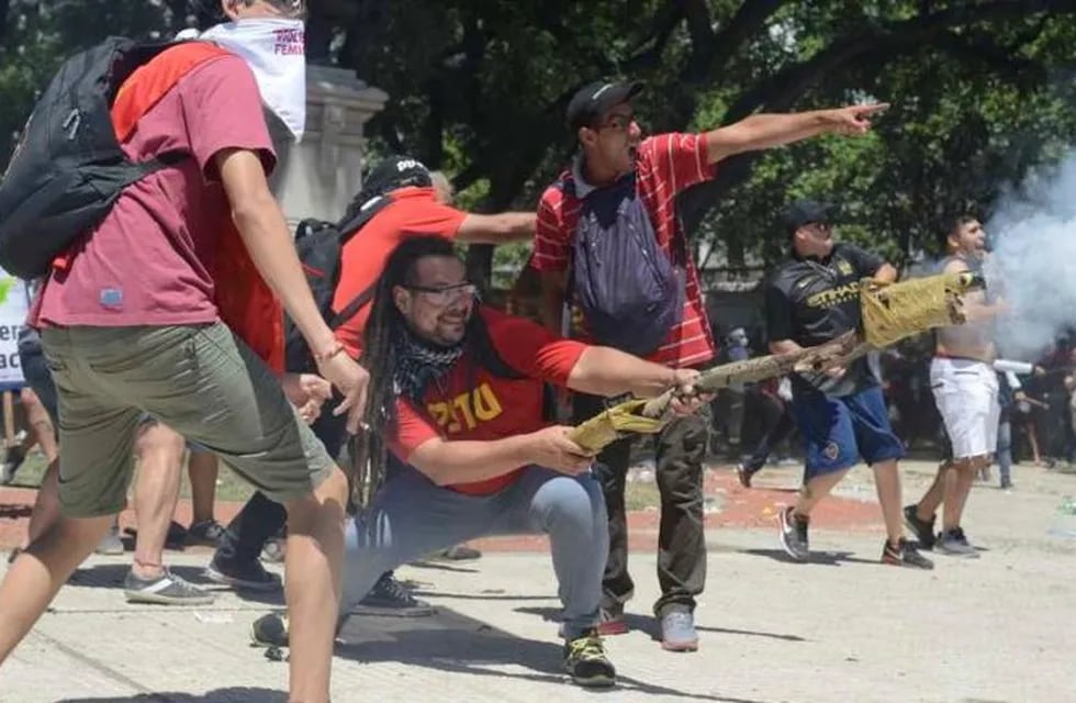 El militante del PSTU es buscado por la Justicia luego de los enfrentamientos en la Plaza del Congreso. (Emmanuel Fernández)