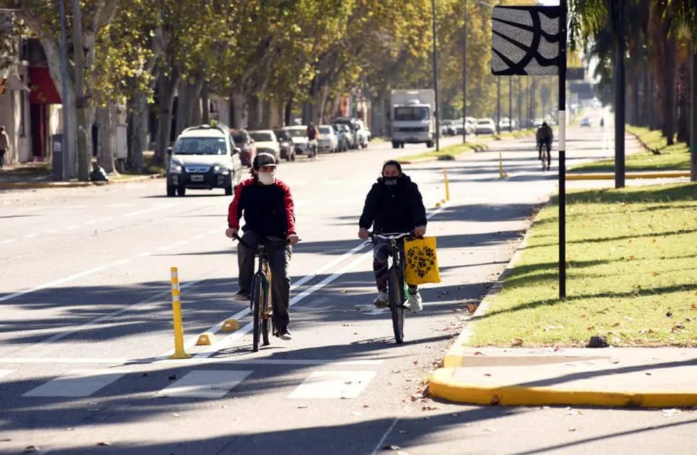 La Municipalidad abrió ciclovías temporales por la pandemia. (@munirosario)