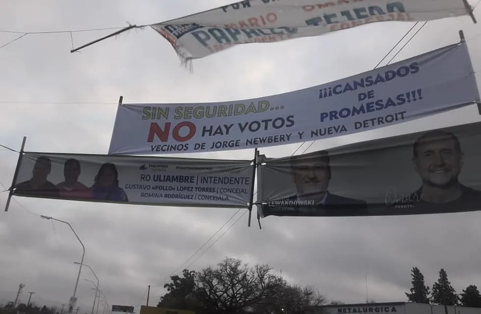 "Sin seguridad no hay votos", dicen los pasacalles de vecinos de Sauce Viejo.