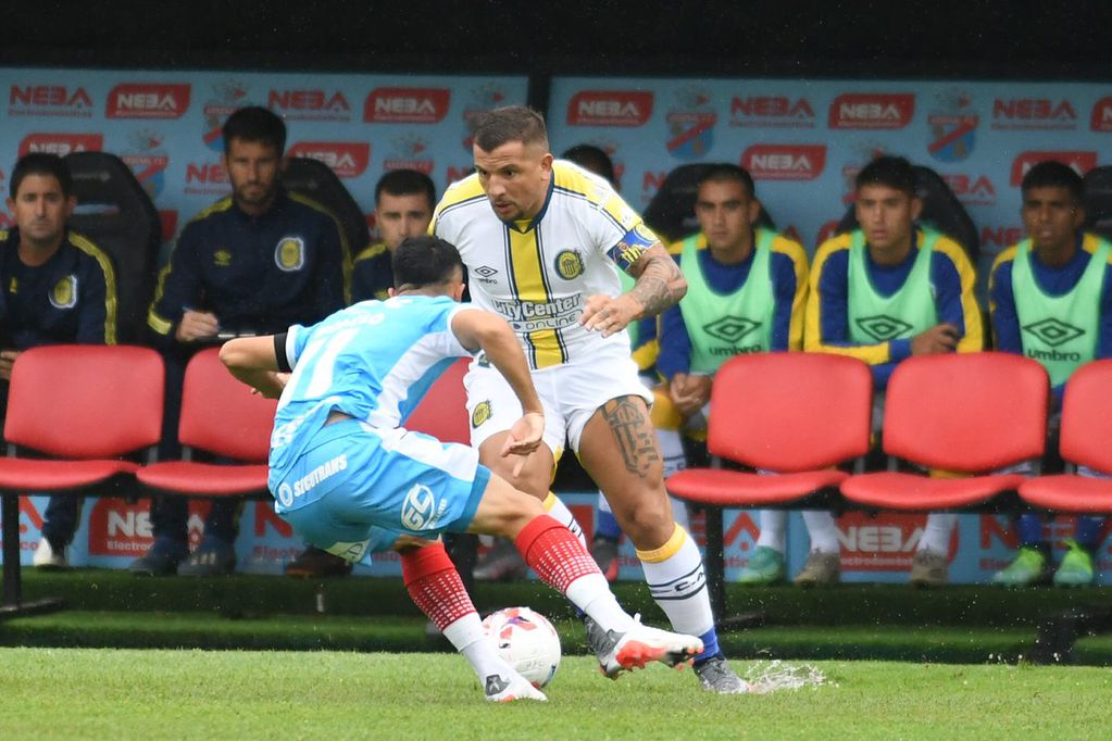 Emiliano Vecchio fue titular en el empate entre Rosario Central y Arsenal.