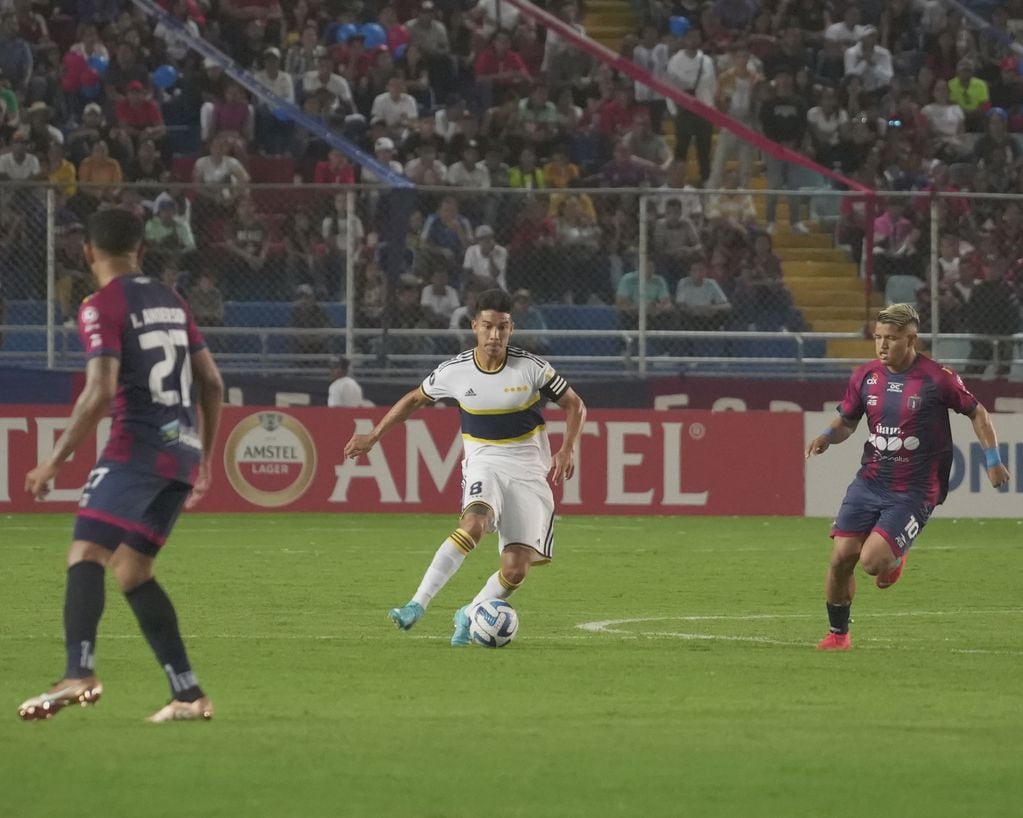 Guillermo Fernández, el capitán de Boca, en su estreno en la Copa Libertadores en Venezuela. (@BocaJrsOficial)