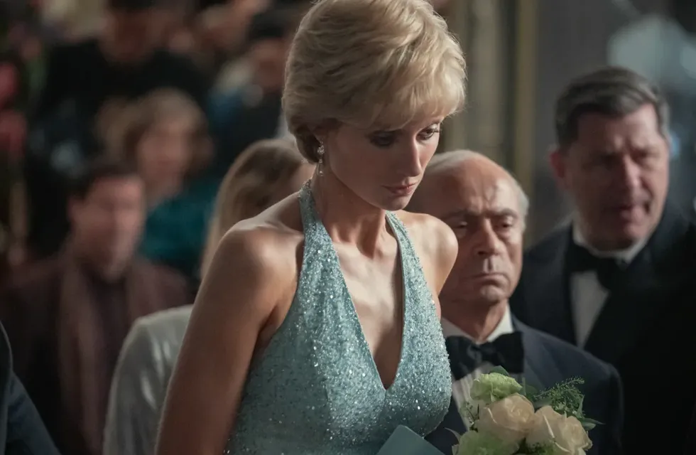 Elizabeth Debicki interpreta a Diana de Gales en la serie “The Crown”.