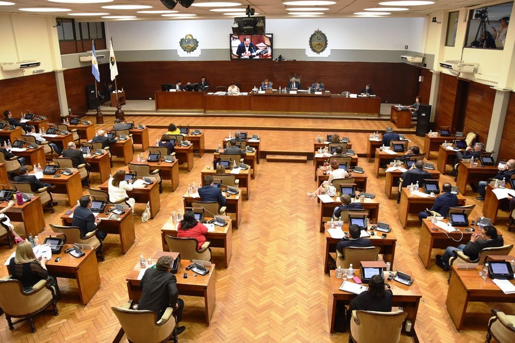 La Legislatura de la Provincia de Jujuy está compuesta por 48 diputados y se renueva por mitades cada cuatro años.