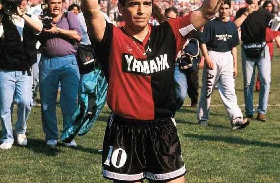 Se cumplen 27 años de la llegada de Maradona a Newell's. (Archivo)