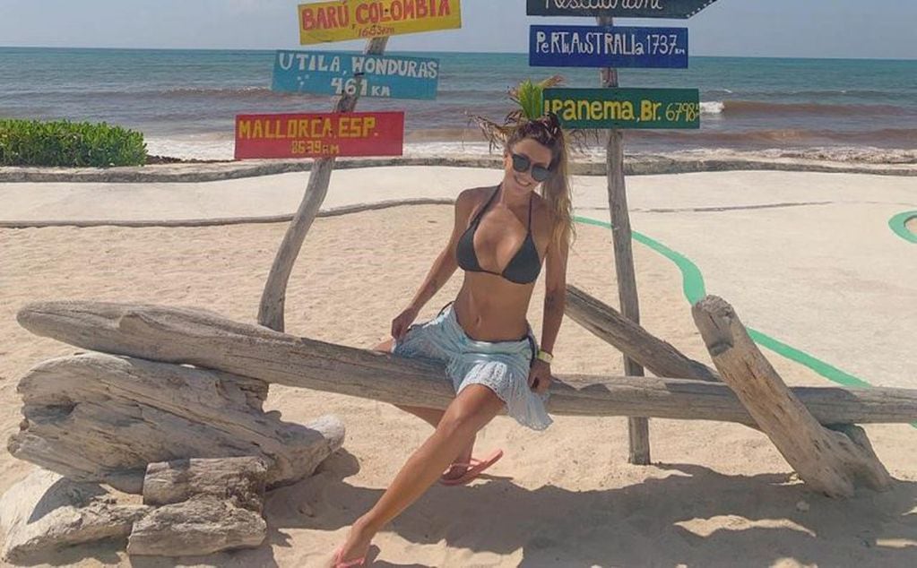 Monica Ayos mostró su lomazo desde las playas de México (Foto: Instagram)