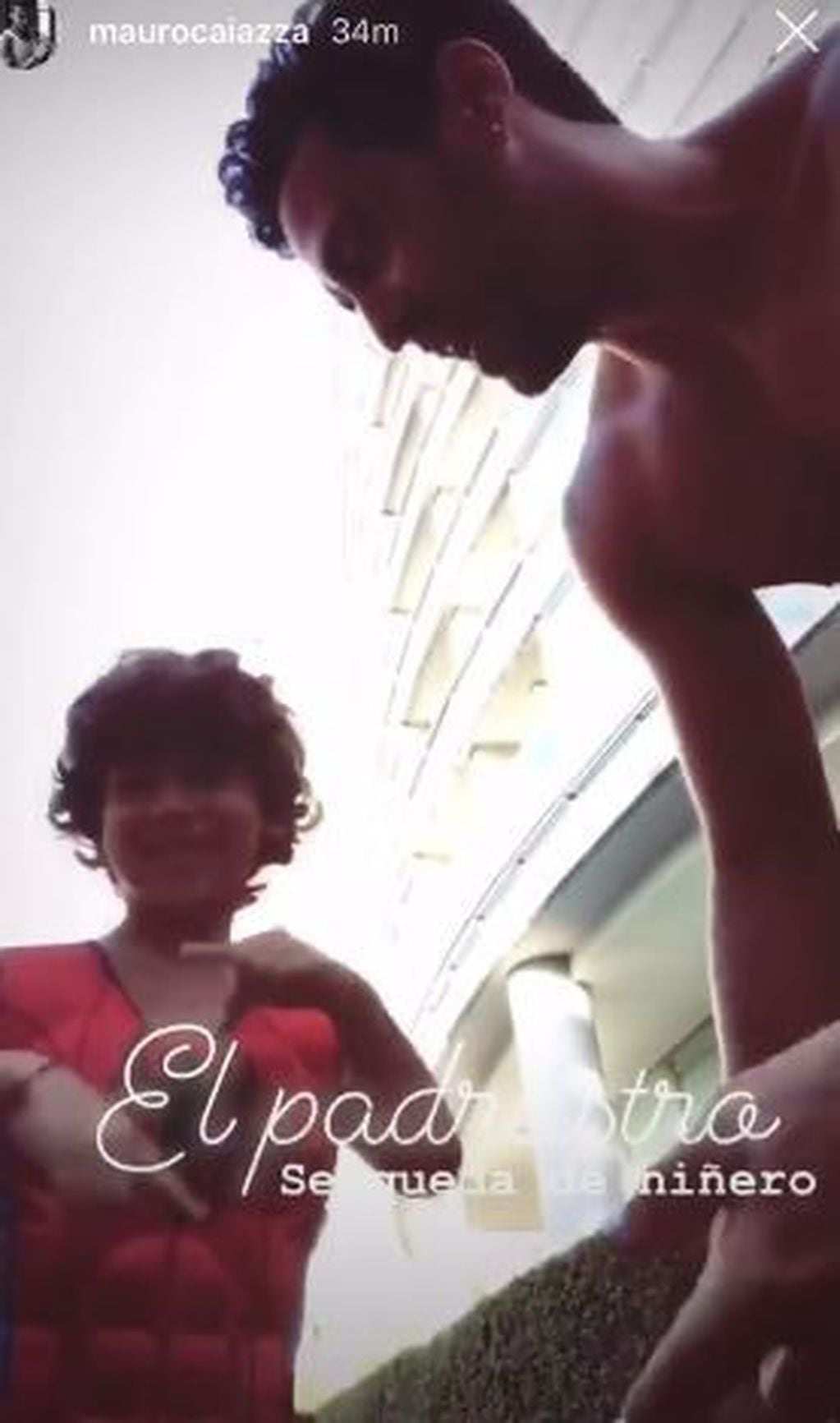 “El padrastro se queda de niñero”, escribió Barón en un divertido video (Instagram).
