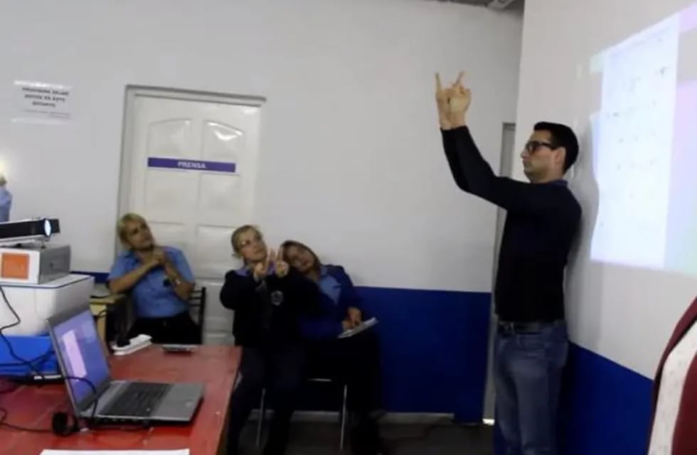 El Municipio capacita en Lengua de Señas a sus inspectores