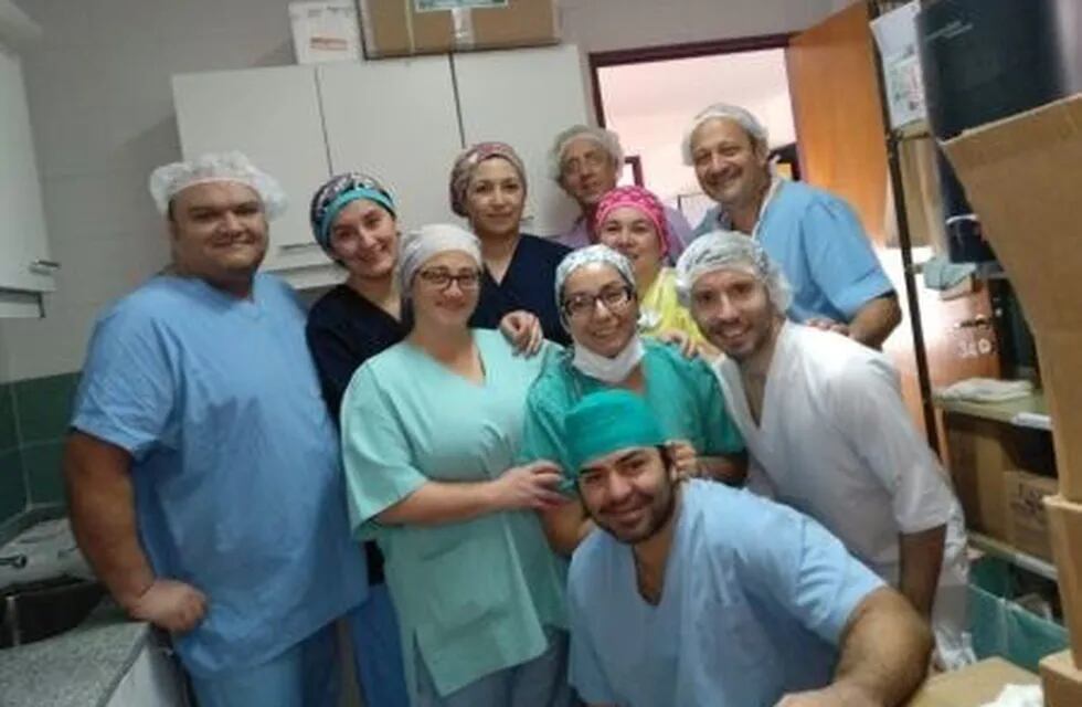 equipo de  primera operación artrópica en Puerto Deseado