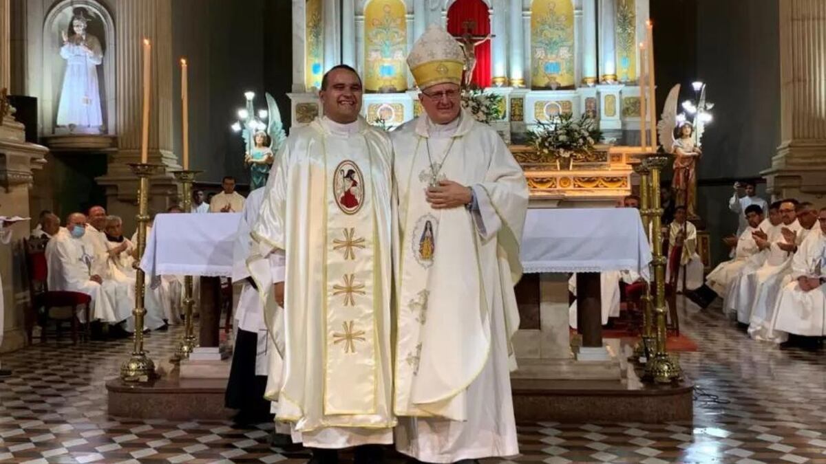 El primer policía consagrado sacerdote en Catamarca.
