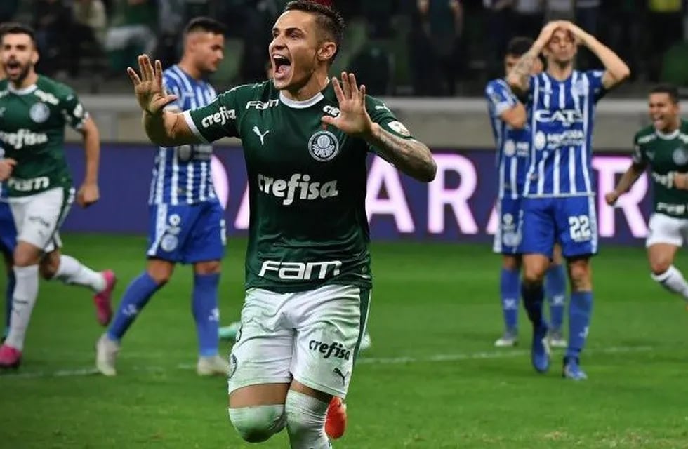 Palmeiras goleó a Godoy Cruz en Brasil y pasó de fase en la Copa Libertadores.