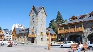 BARILCOHE. Un adolescente que se encontraba de viaje de egresados en Bariloche cayó hoy del quinto piso de un hotel céntrico de esa ciudad. (Archivo)