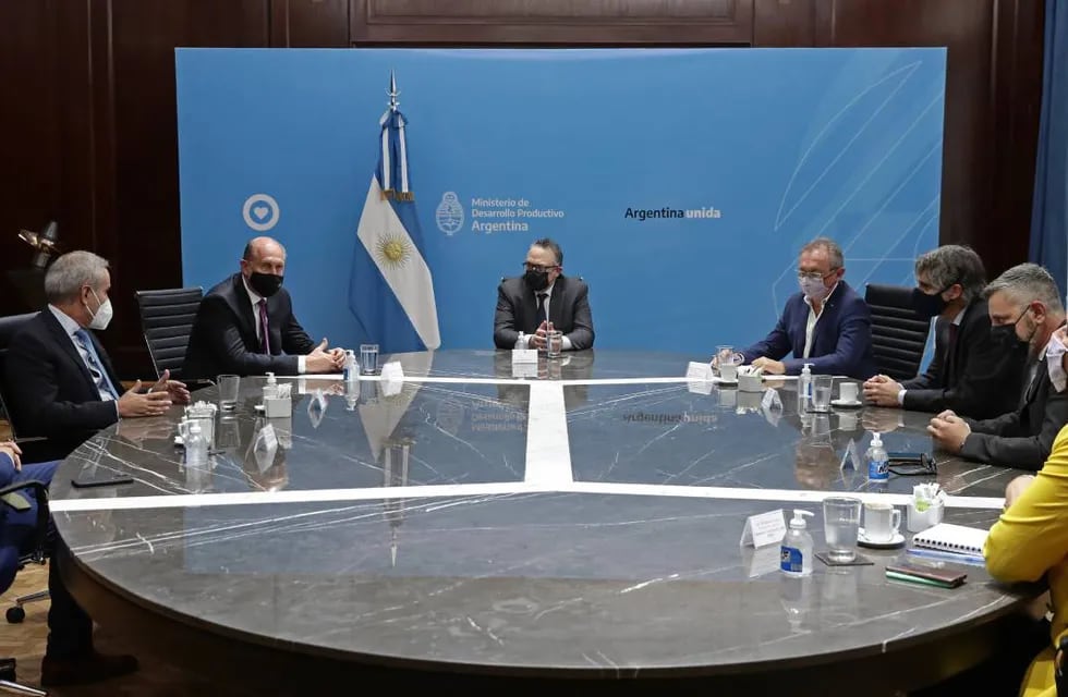 El gobernador Omar Perotti y el ministro de Desarrollo Productivo, Matías Kulfas, se reunieron con directivos de la multinacional.