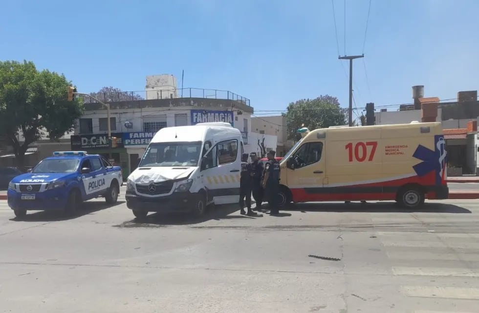 La colisión sucedió en avenida Sabattini, en barrio Rivadavia de Córdoba. (Policía)