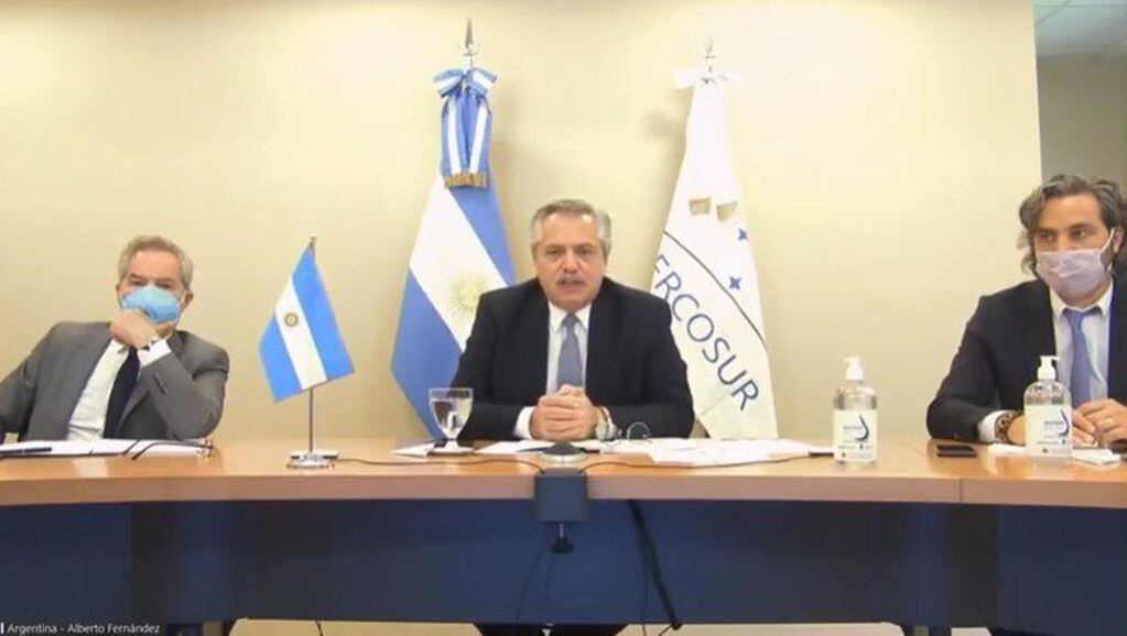 Alberto Fernández participó de la cumbre del Mercosur junto a Felipe Solá y Santiago Cafiero.