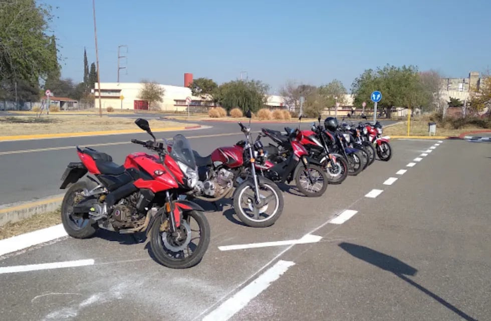 En Córdoba, se podrá tramitar los sábados los carné de conducir para motos.