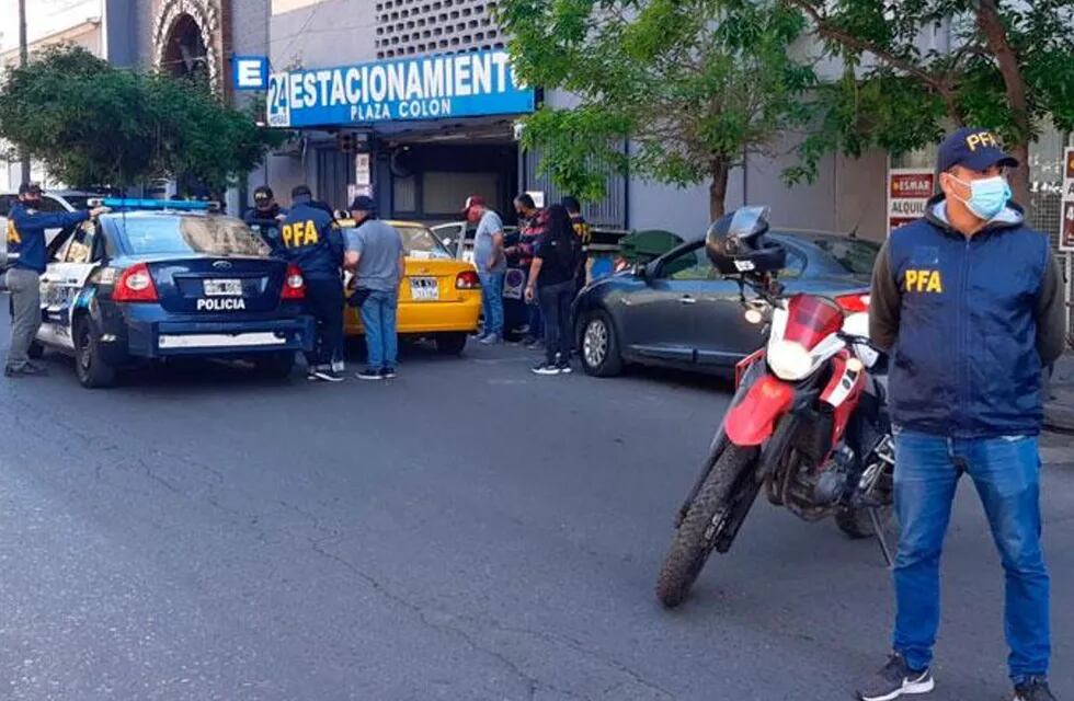 La detención se produjo en calle Santa Rosa, frente a la Plaza Colón de la ciudad de Córdoba.